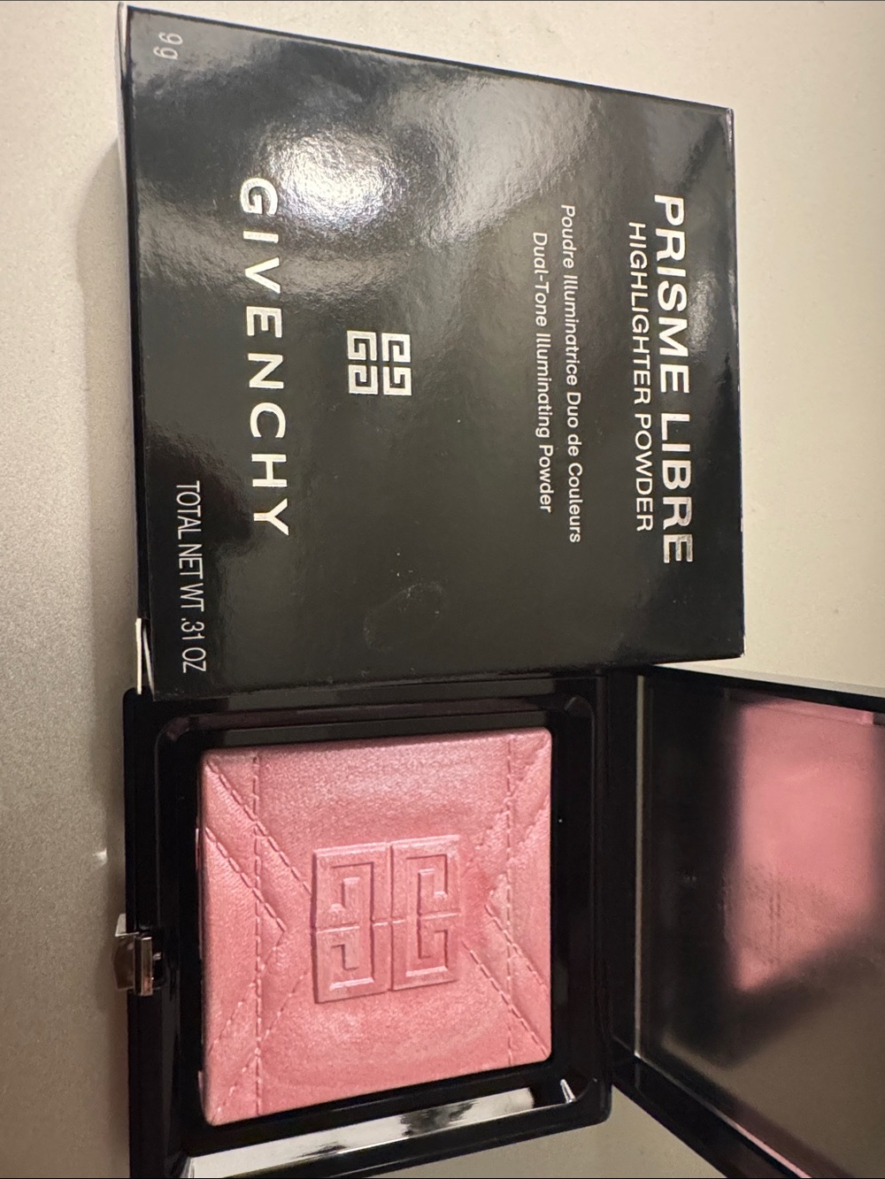 Givenchy Prisme Libre Highlighter Powder — Black & Silver Box - Picture 6 of 7